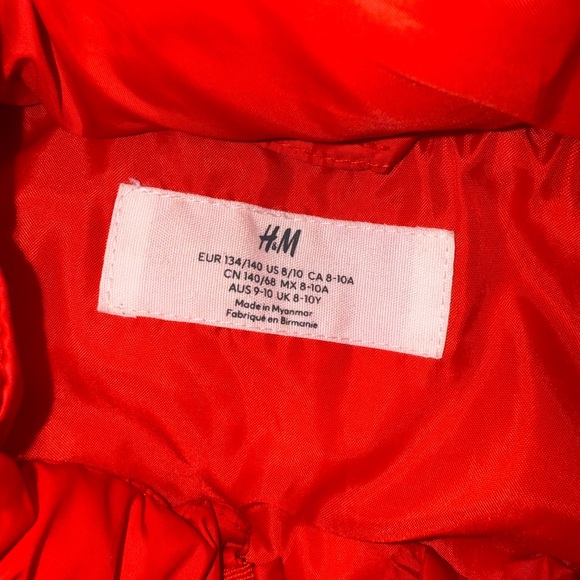 Unisex youth red puffer vest H&M 8-10 - Picture 3 of 3